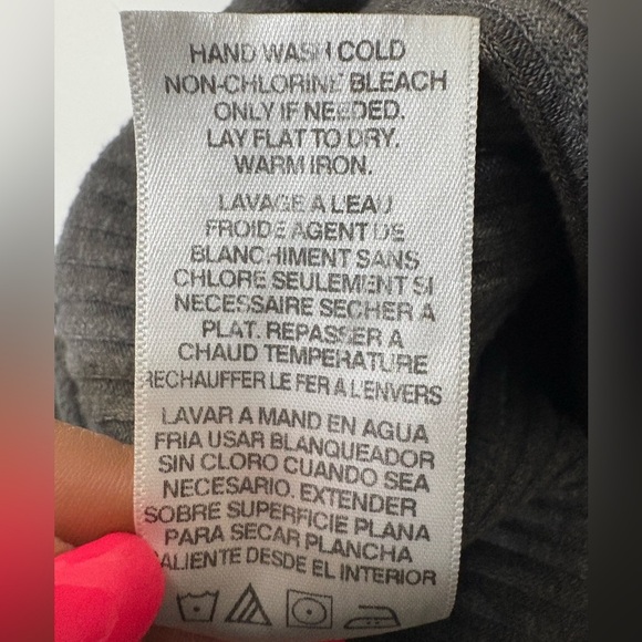 Velvet by Graham & Spencer Soft Gray Wide Leg Ribbed Knit Pants, Slash Pockets. - Picture 15 of 15